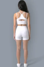 Off White Nahtloses Set - Oberteil + Shorts