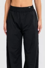 Black wide-leg trousers with pockets