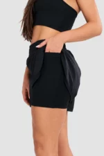 Black 2-in-1 shorts with inner pockets